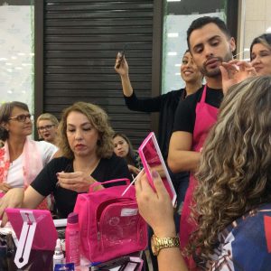 Descubra como foi a oficina de Dia das Mães, com Agustin Fernandez