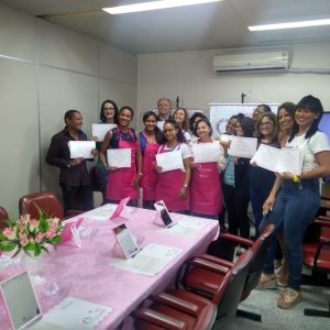 Oficinas de automaquiagem chegam ao CICAN, em Salvador
