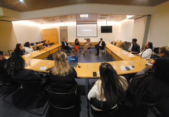 Encerrando o Maio Laranja, Instituto ABIHPEC promove roda de conversa sobre enfrentamento ao abuso infantil