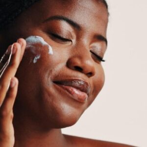 Câncer de pele: setor de Beleza e Cuidados Pessoais realiza ação preventiva com a população