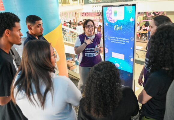 Ação de Conscientização sobre o HPV na Avenida Paulista, em São Paulo